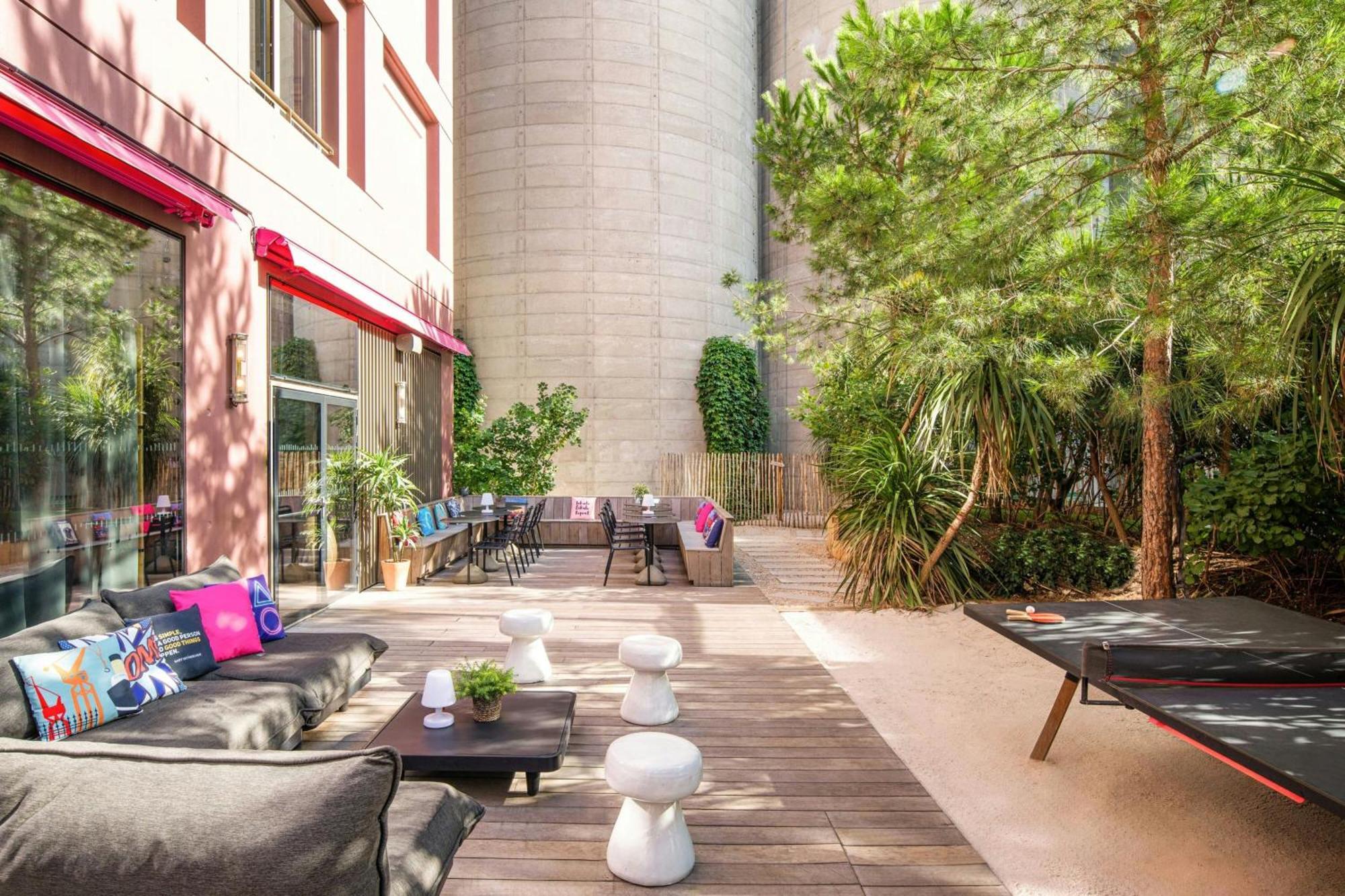 Moxy Bordeaux Hotel Exterior photo